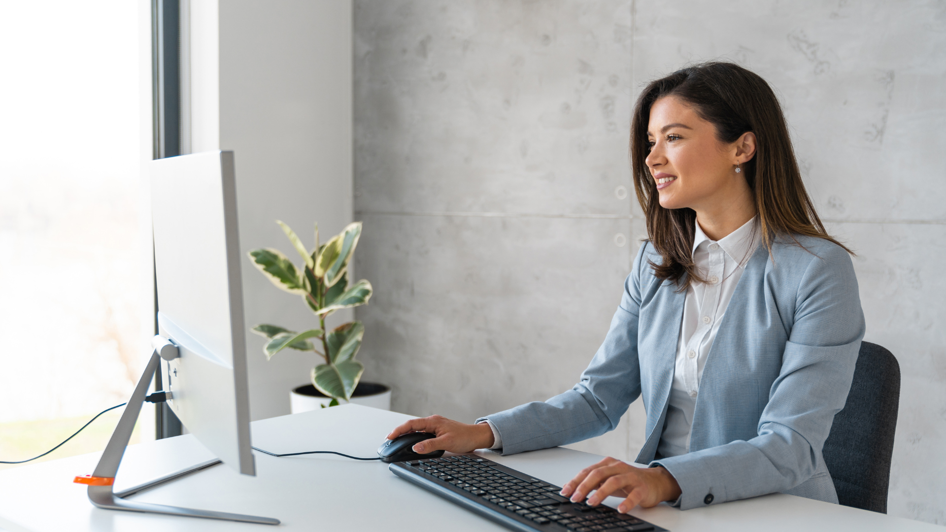 Healthcare professional using MediMob platform